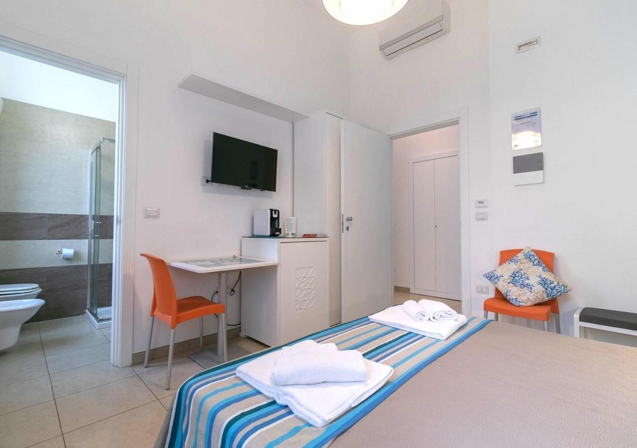 Fronte Mare Rooms By Salentolimit Porto Cesareo Esterno foto